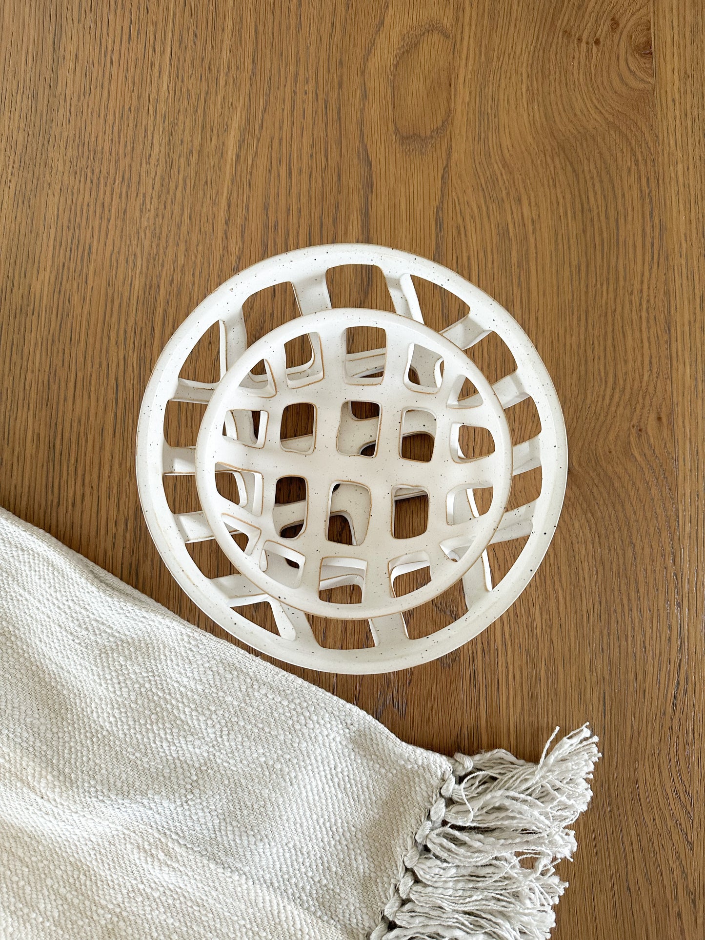 Stoneware Basket (2 Sizes)